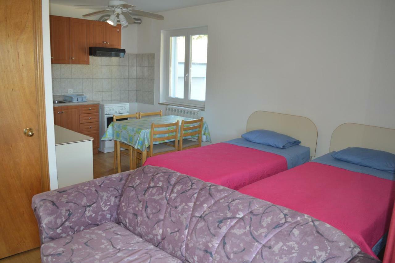 Apartments Charlie Крк Экстерьер фото