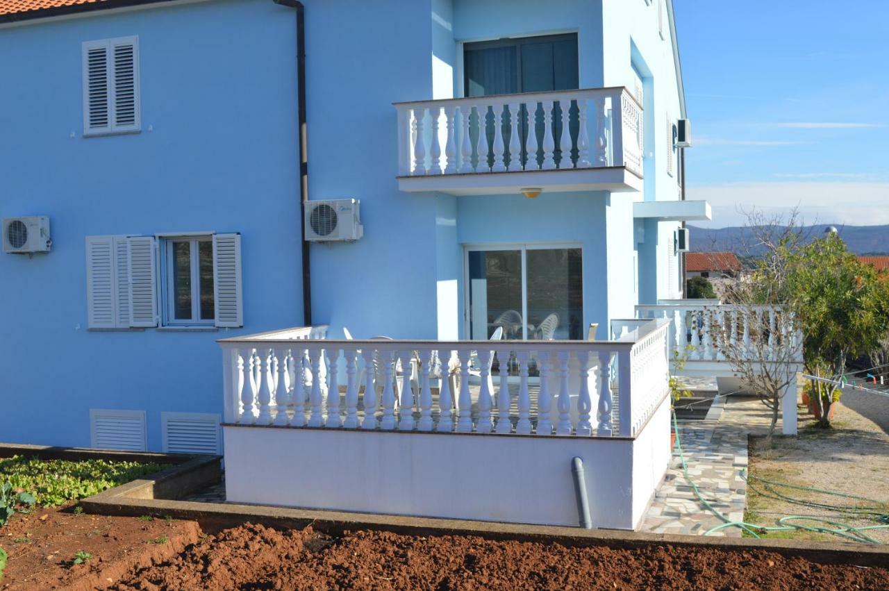 Apartments Charlie Крк Экстерьер фото