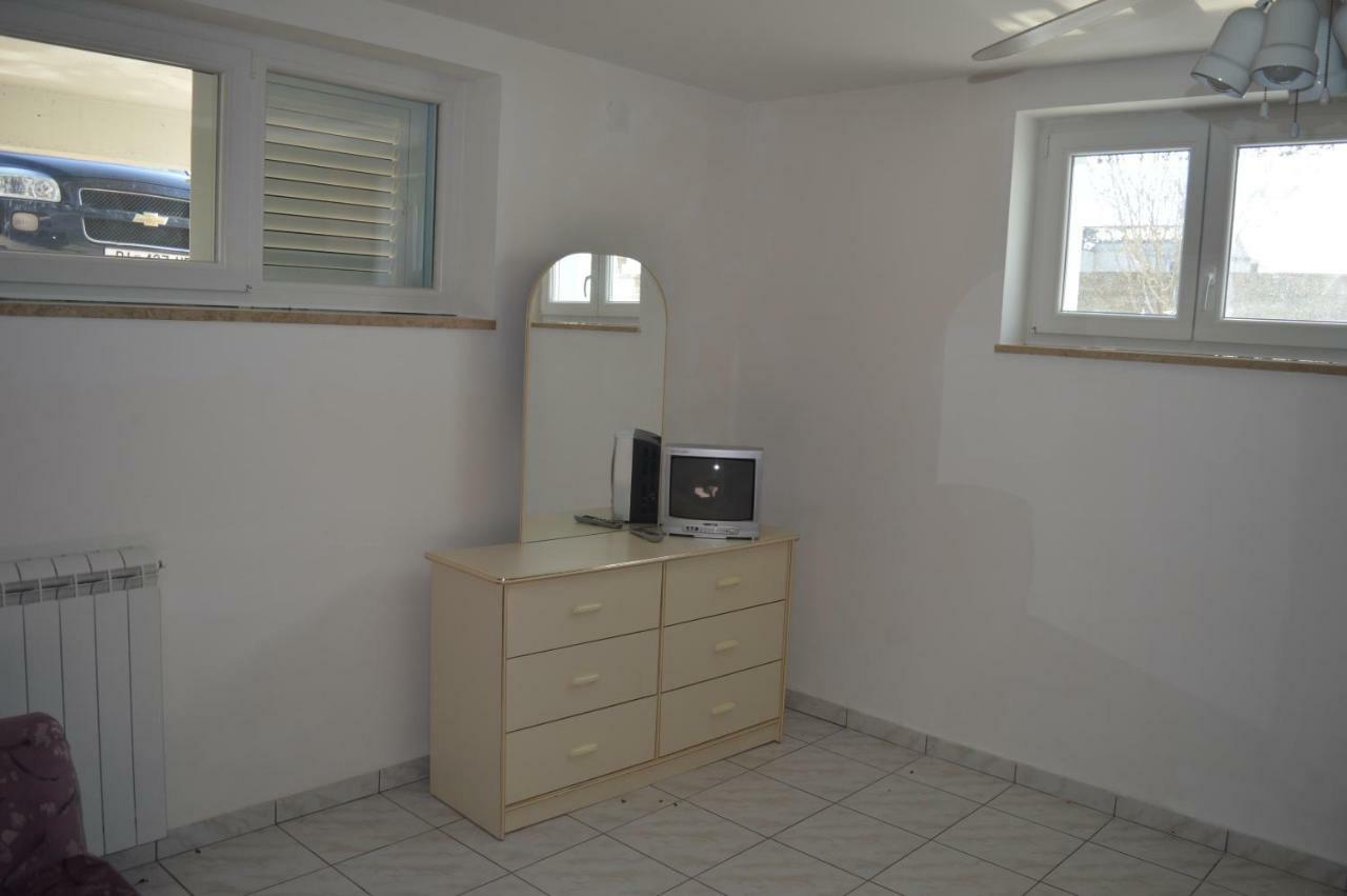 Apartments Charlie Крк Экстерьер фото