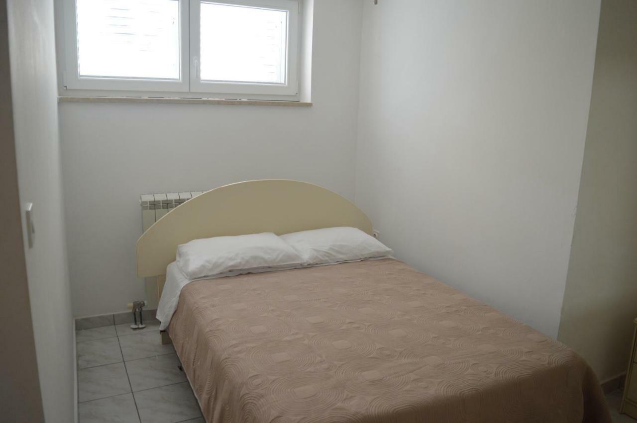 Apartments Charlie Крк Экстерьер фото