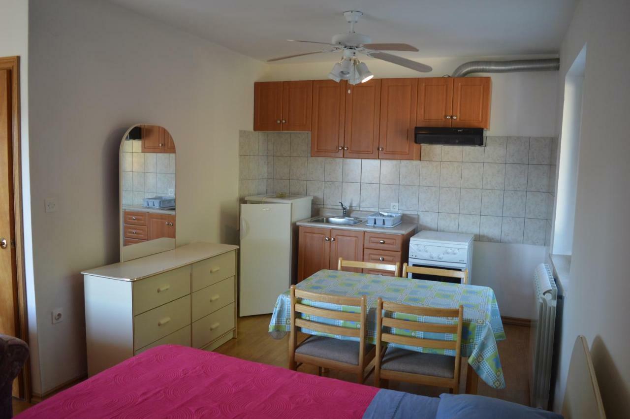 Apartments Charlie Крк Экстерьер фото