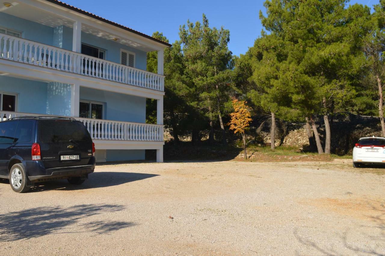 Apartments Charlie Крк Экстерьер фото