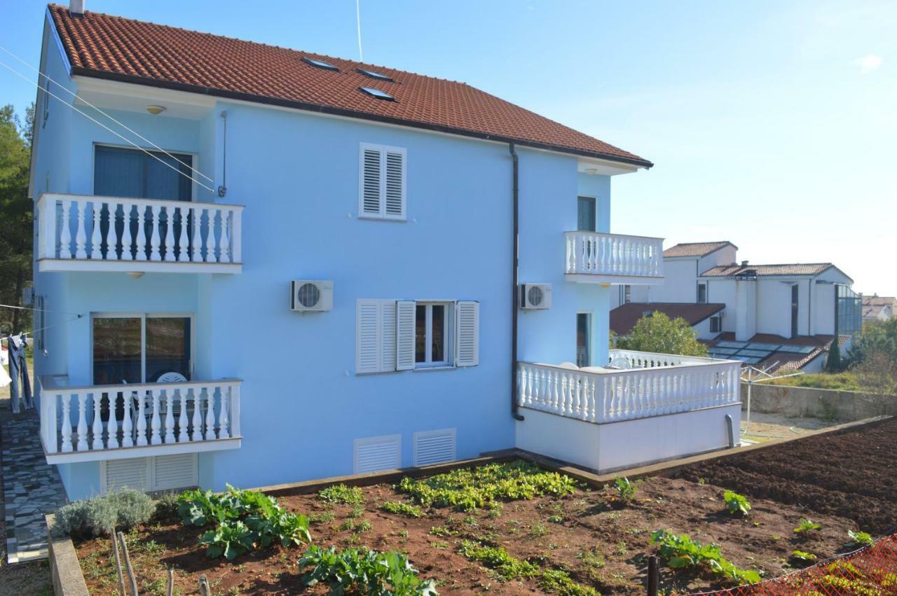 Apartments Charlie Крк Экстерьер фото